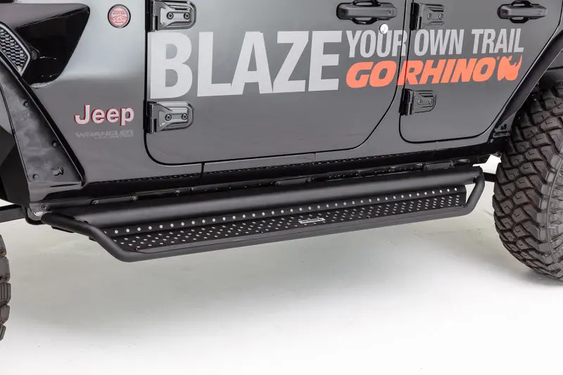 Go Rhino 17-20 Ford F-250/F-350 Sd Dominator Extreme D1 Sidesteps Complete Kit W/Sidestep + Brkts 1