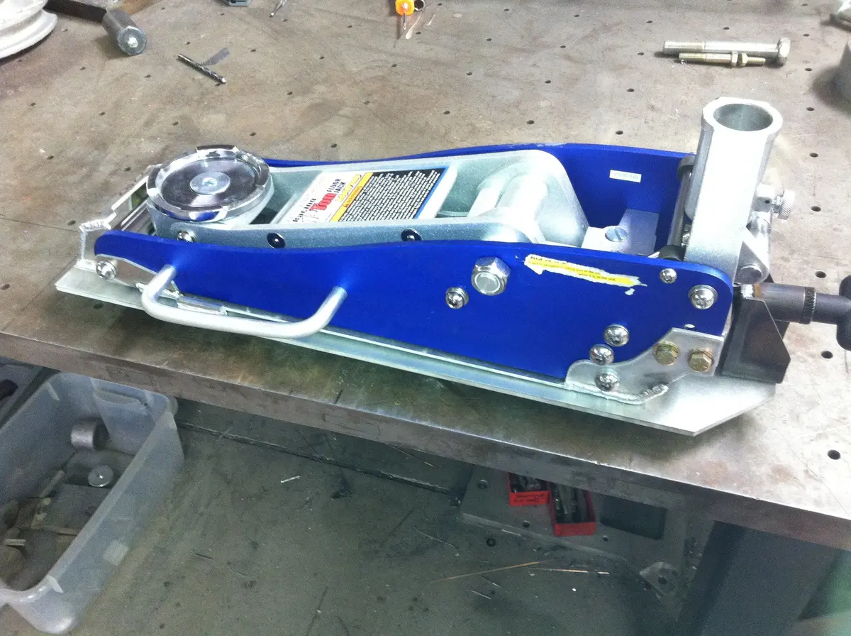 2.5 Ton Quick Release Jack Kit 1