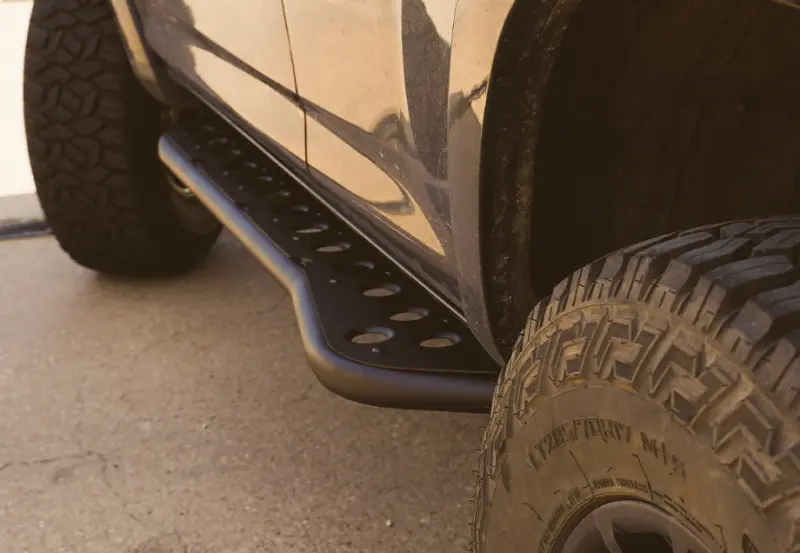 Cali Raised 03-09 Toyota 4Runner Step Ed Bolt On Rock Sliders - No Kick Out/Pwdrcoat Plate/Raw 1